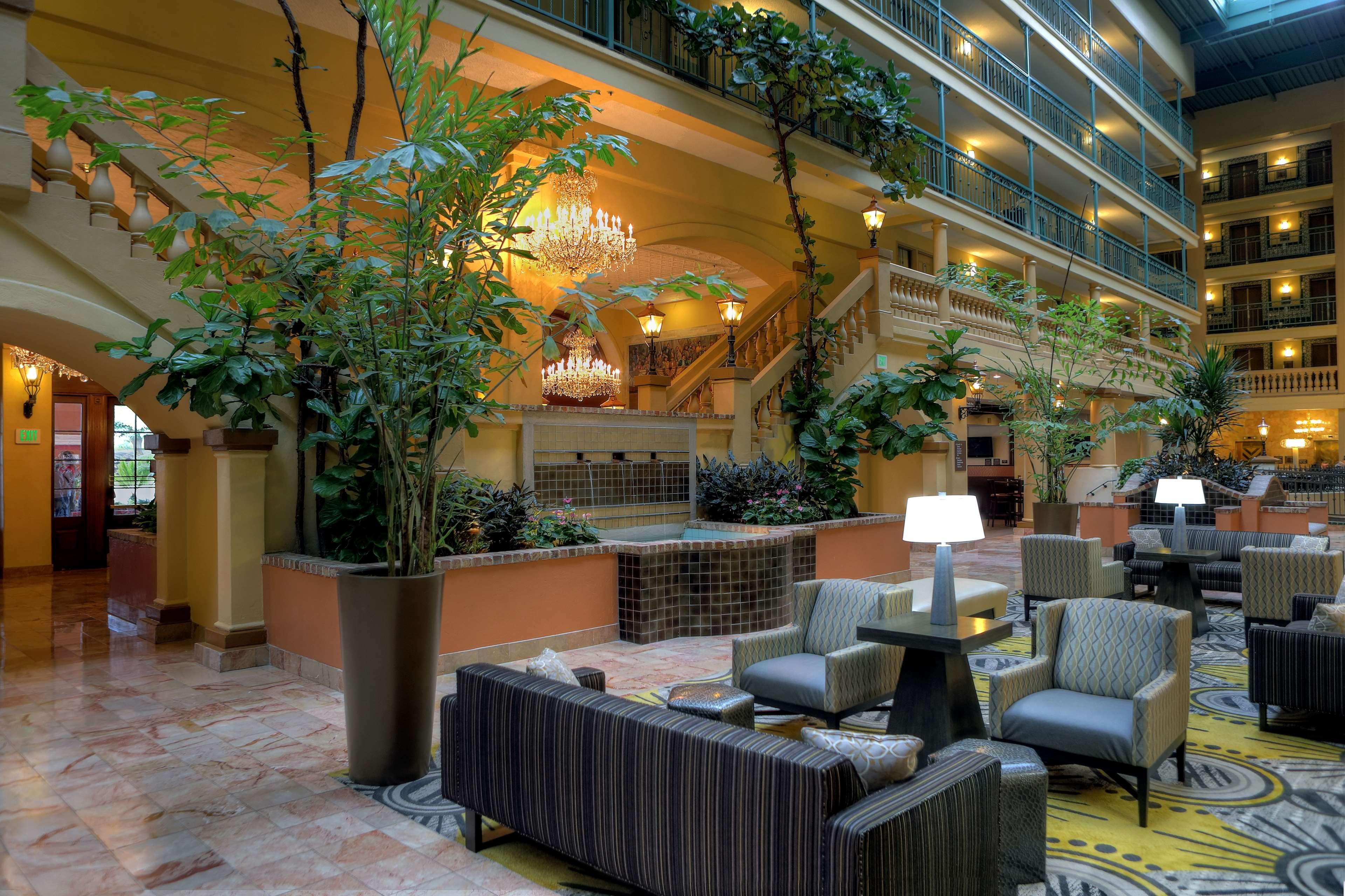 Embassy By Hilton Angeles International Airport South 3*
