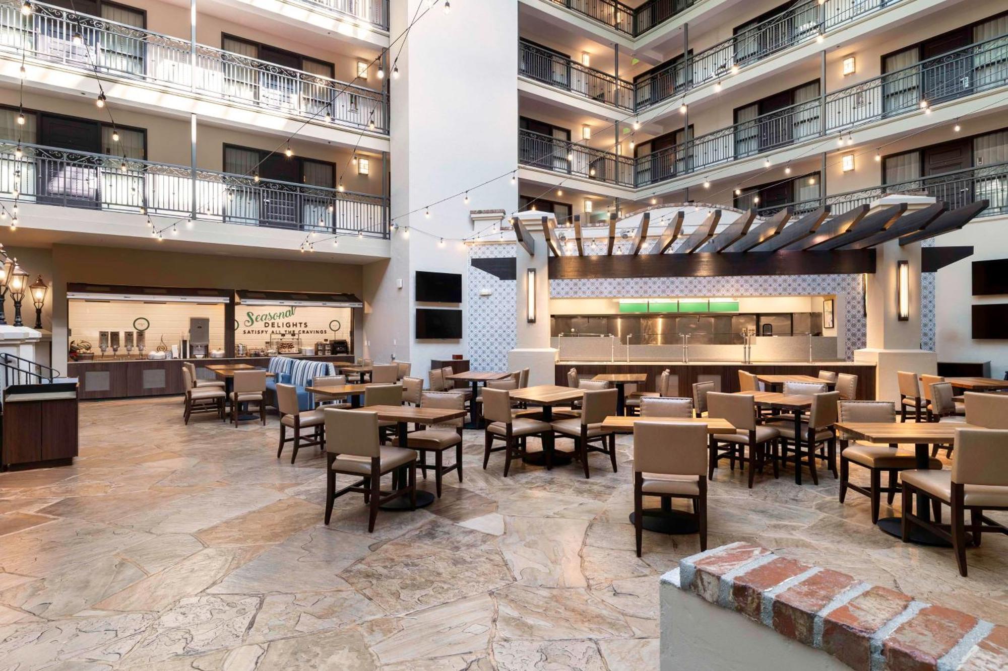 Embassy By Hilton Los Angeles International Airport South El Segundo