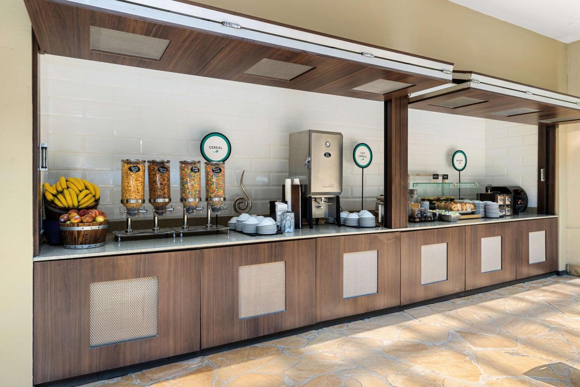Hotel Embassy By Hilton Los Angeles International Airport South El Segundo